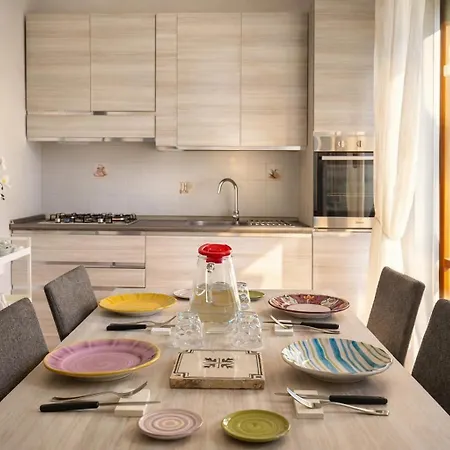 Exclusive Large 3 Bed With Pool Apartment Sorrent